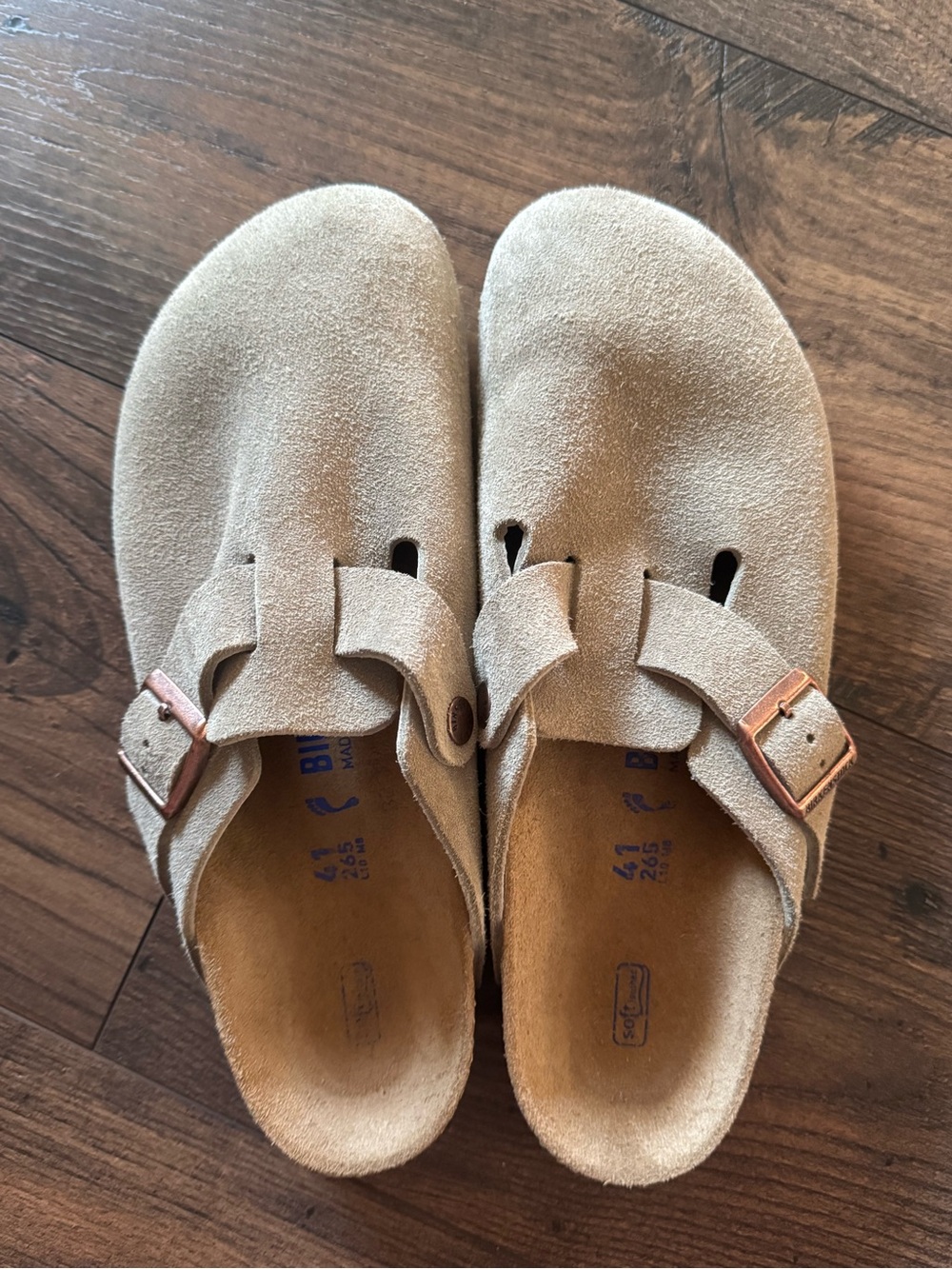 Birkenstock 41 Suede Clog in Beige with Buckles soft footbed